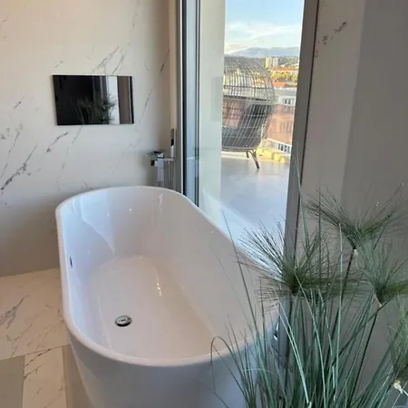 Toit Terrasse * Antibes